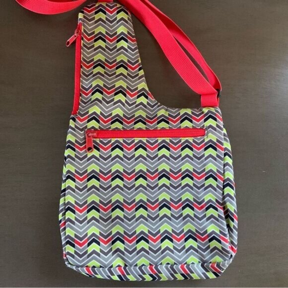 KAVU Seattle Sling Red Yellow Green Chevron Hiking Adventure Rope Bag - Picture 8 of 13